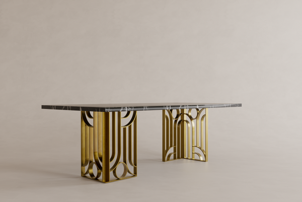 Blace Dining Table