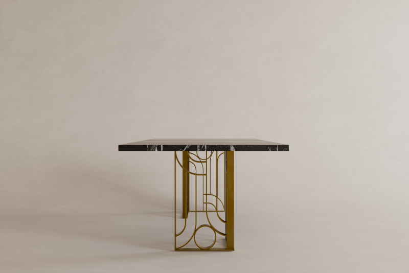 Blace Dining Table
